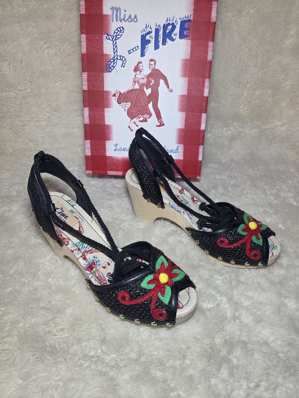 Miss L-Fire Tahiti Black Raffia Wood Wedges NIB 40 - Picture 2 of 10